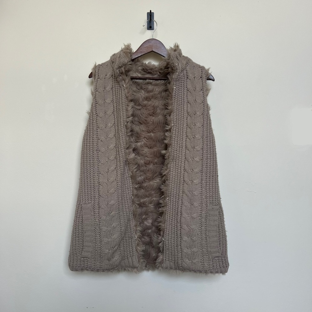 Reversible Fur Vest - Picture 8 of 12